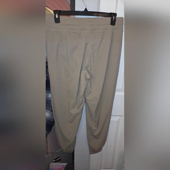 Lululemon Athletica Women's Sheer Oak Dance Studio Joggers - Picture 2 of 3